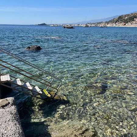 Coco Noir דירה טאורמינה