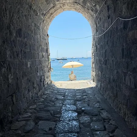 Coco Noir דירה טאורמינה